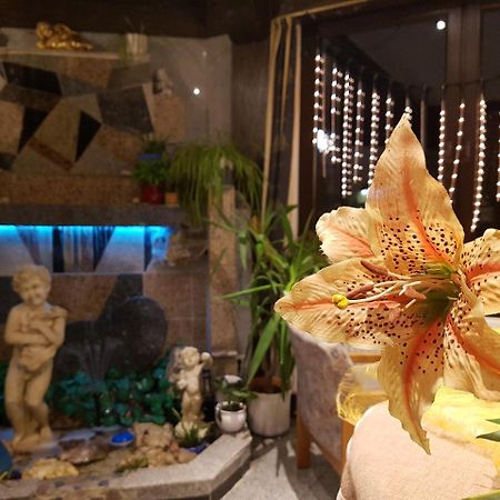 Hotel Zur Engelsburg Hausen-Wied Екстериор снимка