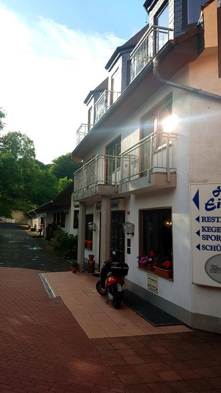 Hotel Zur Engelsburg Hausen-Wied Екстериор снимка