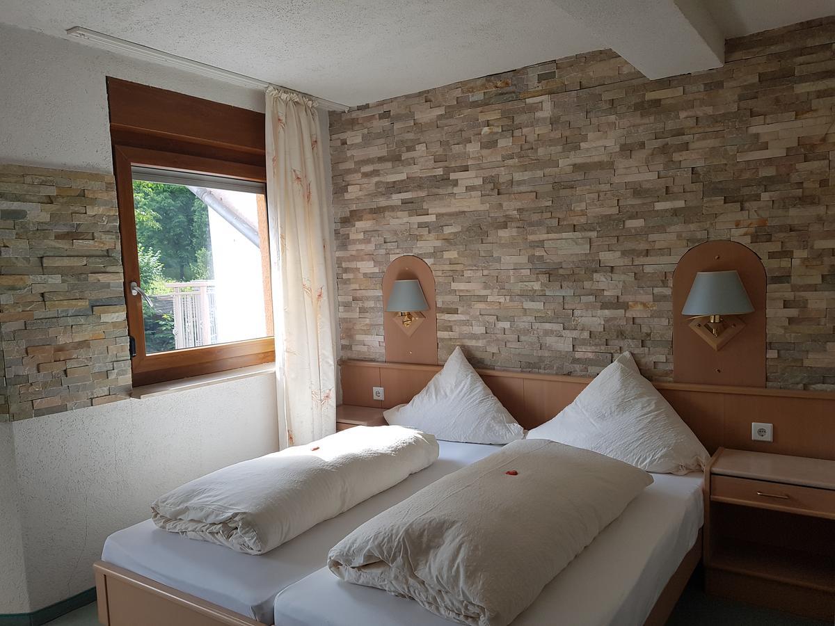 Hotel Zur Engelsburg Hausen-Wied Екстериор снимка