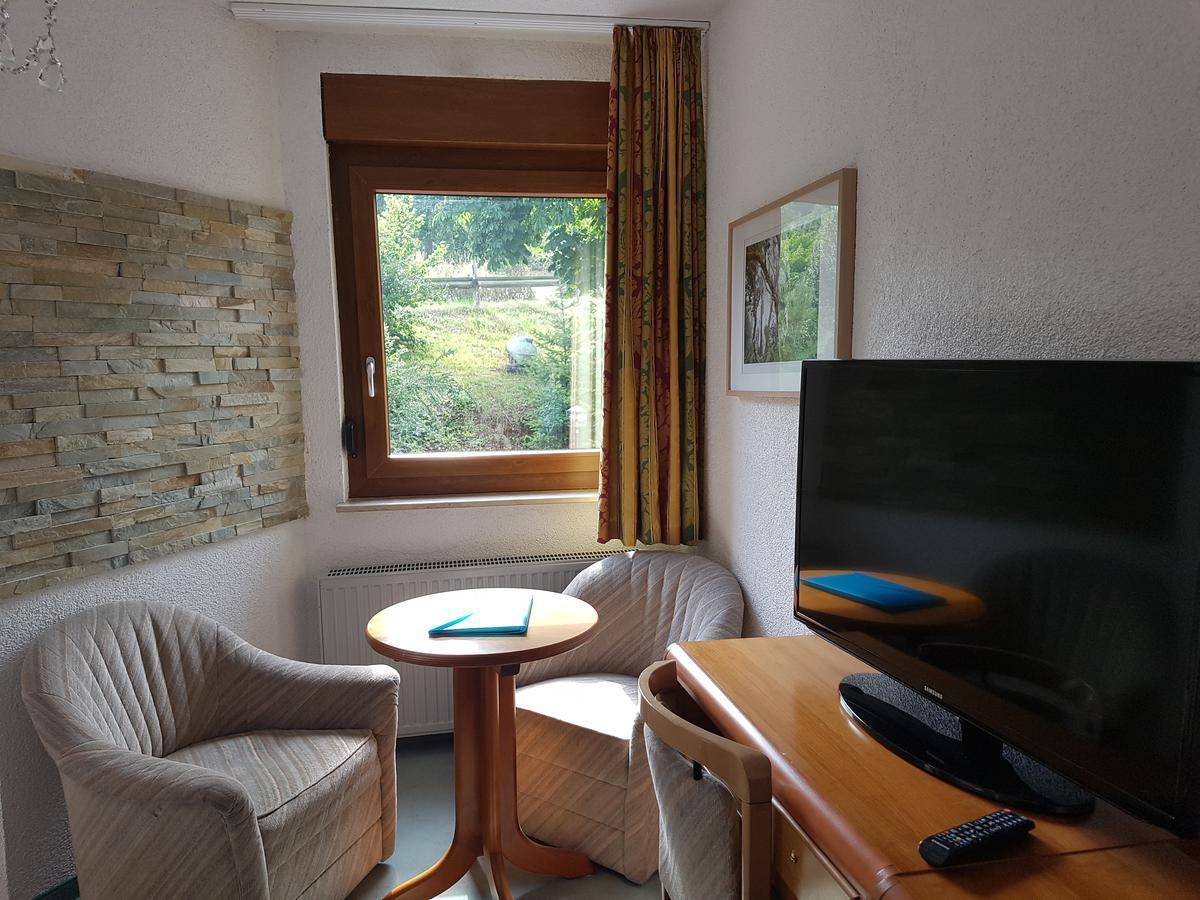 Hotel Zur Engelsburg Hausen-Wied Екстериор снимка
