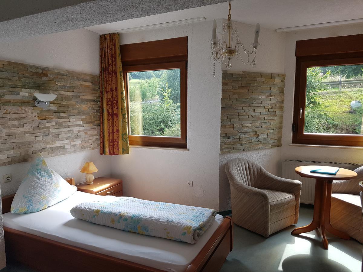 Hotel Zur Engelsburg Hausen-Wied Екстериор снимка