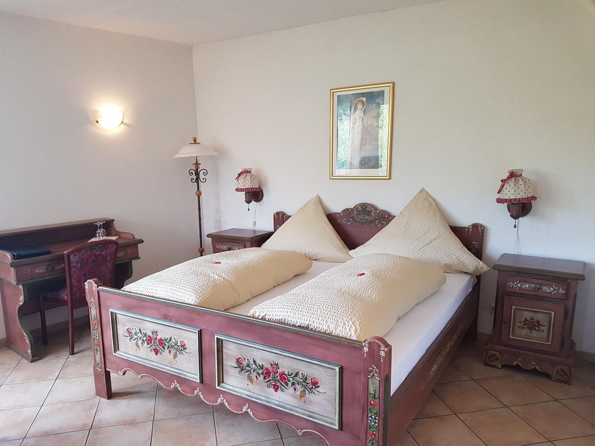 Hotel Zur Engelsburg Hausen-Wied Екстериор снимка