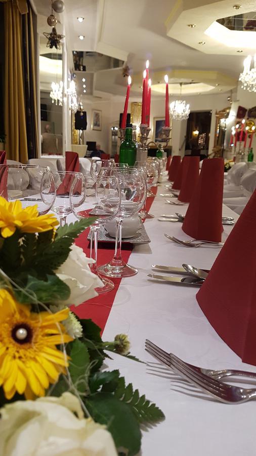 Hotel Zur Engelsburg Hausen-Wied Екстериор снимка