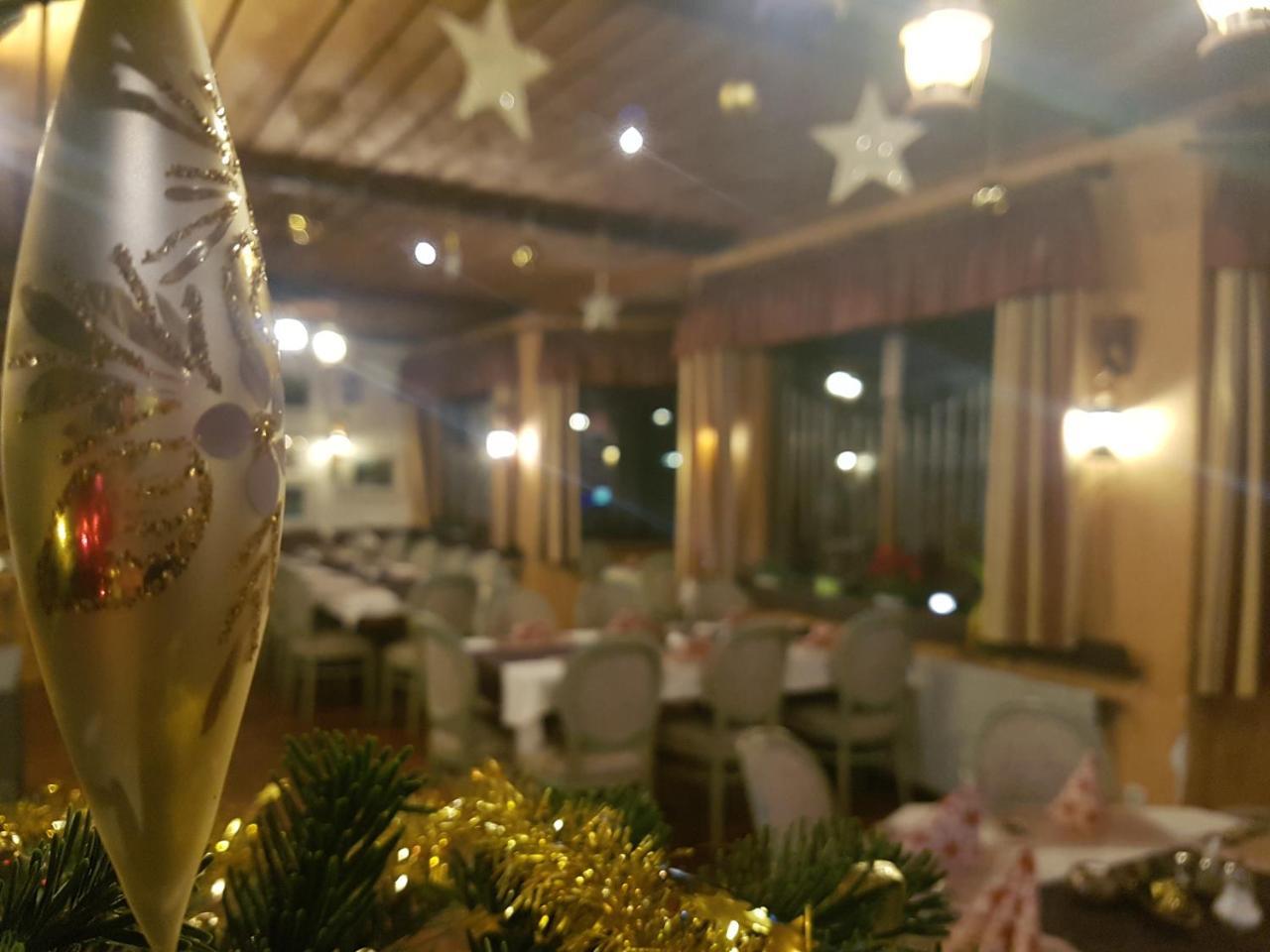 Hotel Zur Engelsburg Hausen-Wied Екстериор снимка